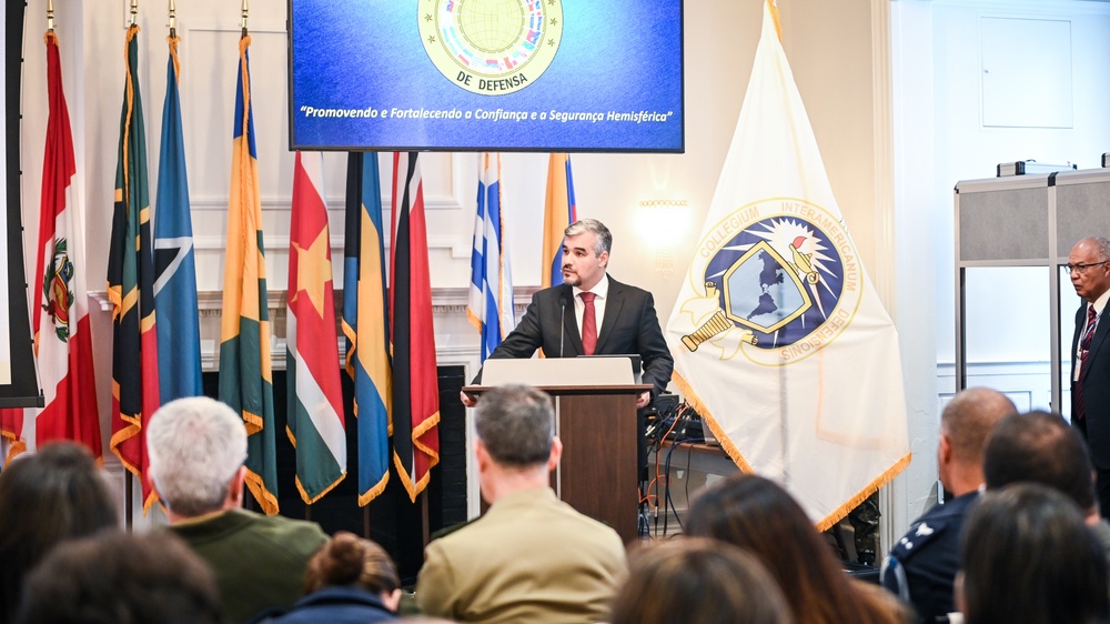 Brazilian ESG and ESD Delegations Visit IADC for Classes and Seminars in Building 60