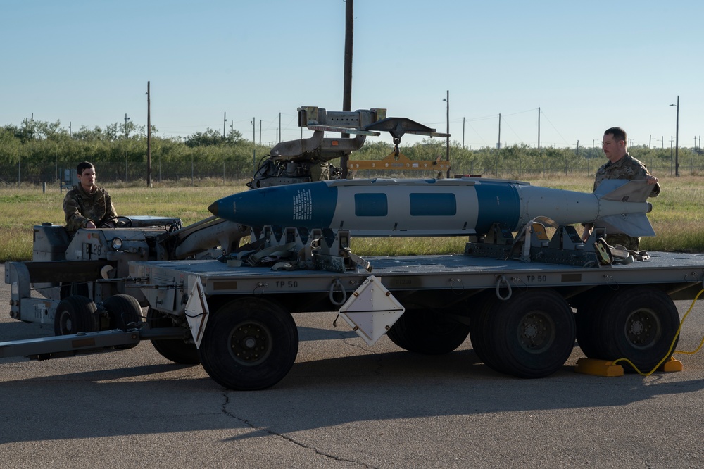 7th AMXS exercises launcher load frame capabilities