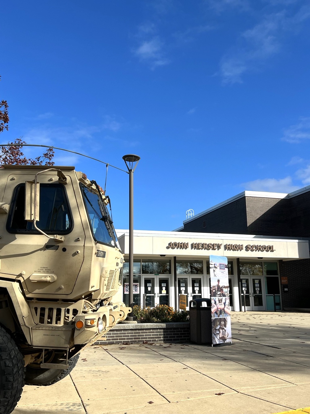 Illinois National Guard Soldiers Participate in USO Care Package Event