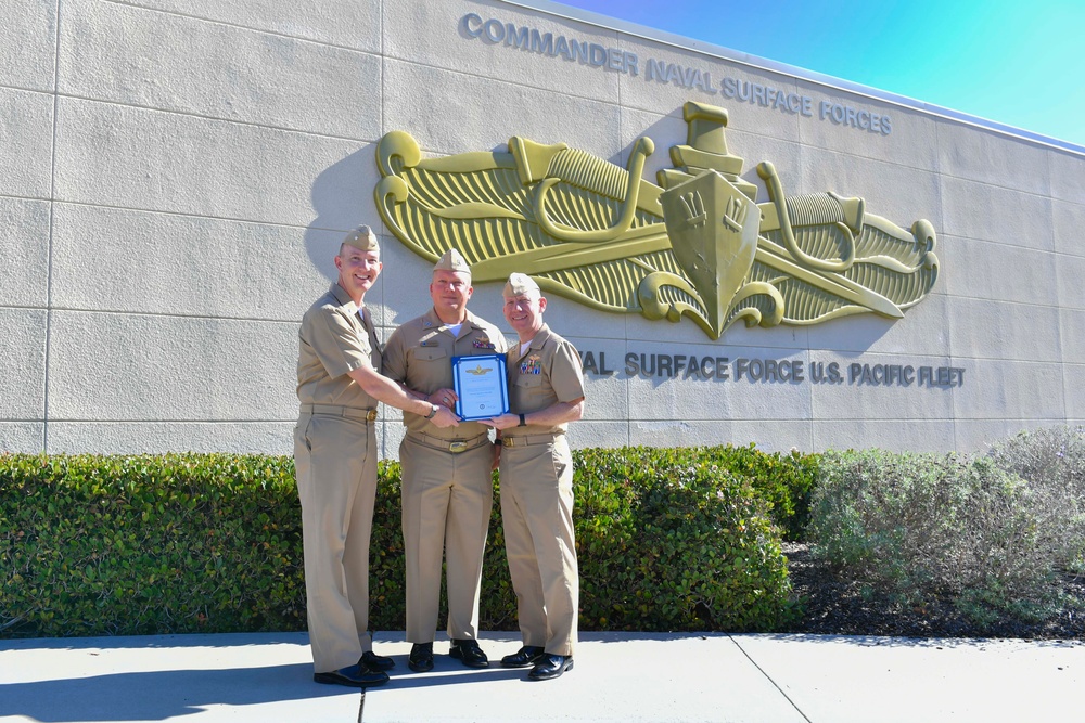 Navy Chaplain receives Surface Chaplain Officer warfare pin