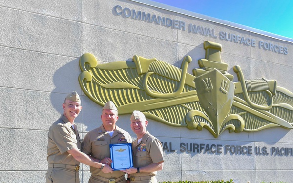 Navy Chaplain receives Surface Chaplain Officer warfare pin