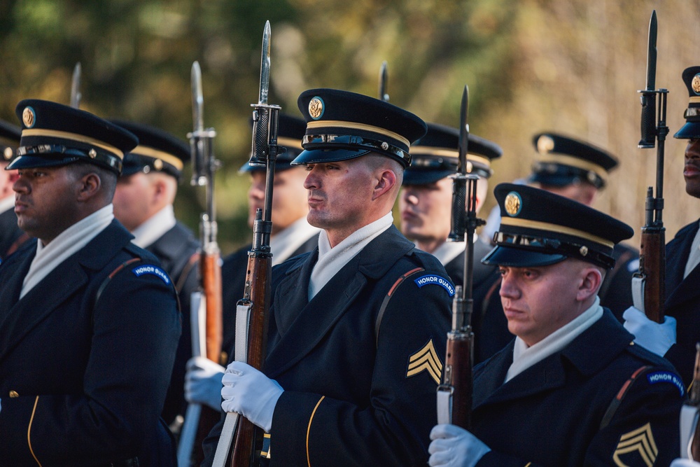 Chief of Polish Armed Forces Lays Wreath at Arlington