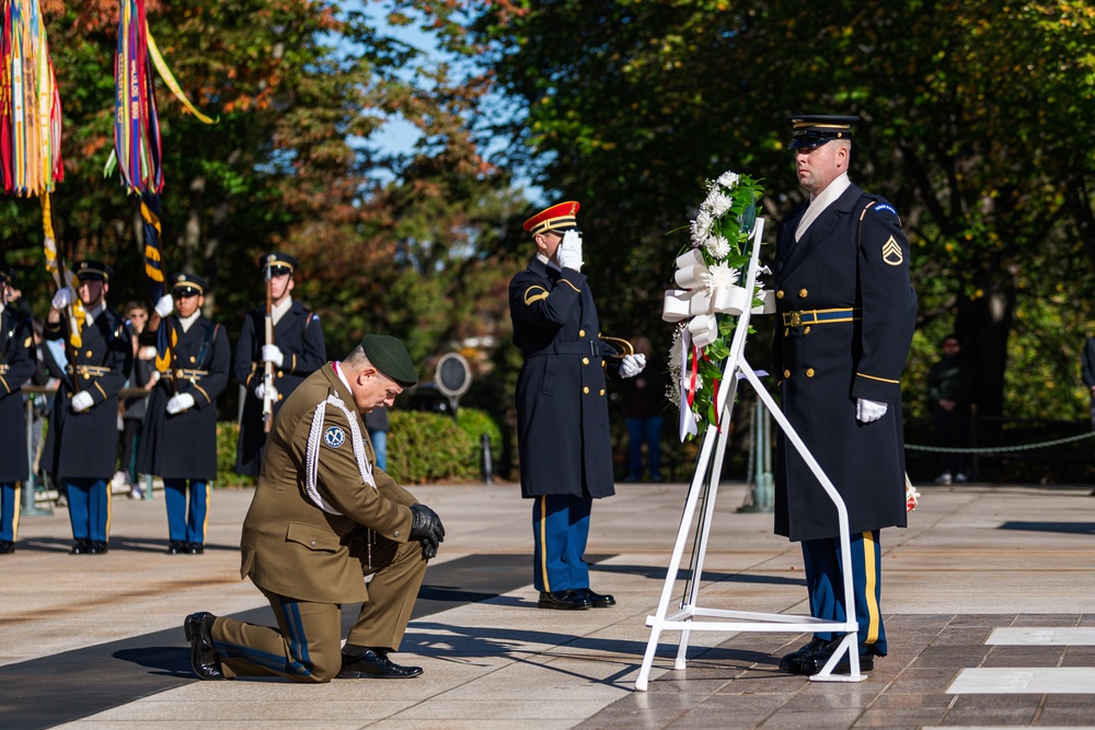 Chief of Polish Armed Forces Lays Wreath at Arlington