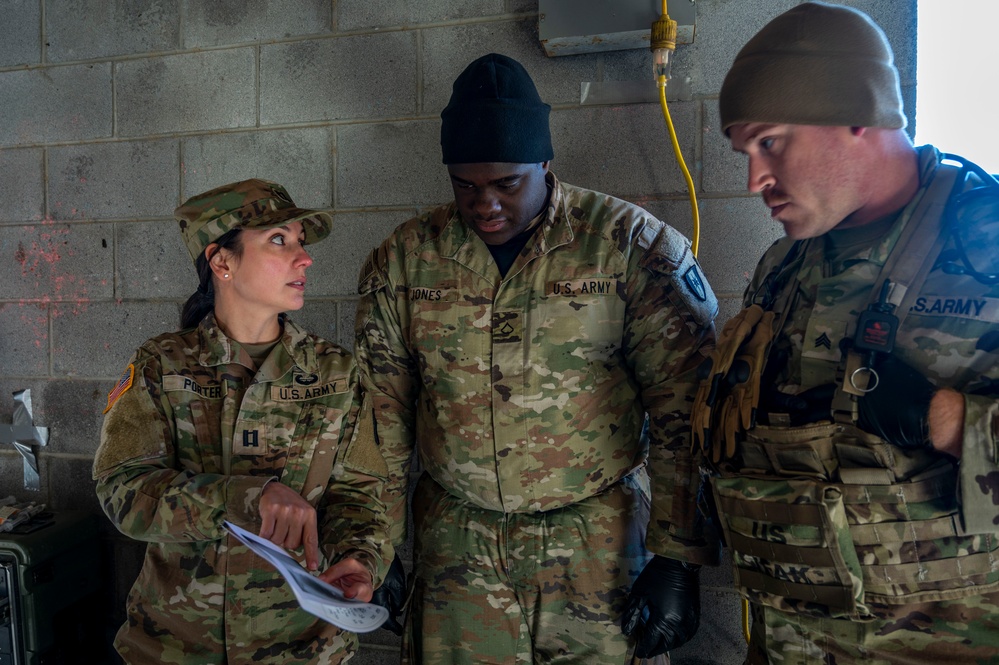 USAMMDA, USAMTEAC teams test field-portable ventilator, prolonged care kit during operational assessment with Fort Liberty-based medical company