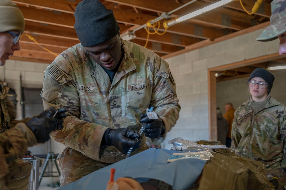 USAMMDA, USAMTEAC teams test field-portable ventilator, prolonged care kit during operational assessment with Fort Liberty-based medical company