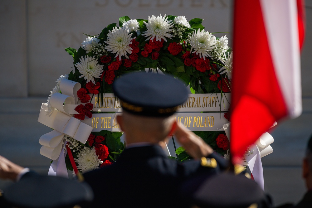 Chief of Polish Armed Forces Lays Wreath at Arlington