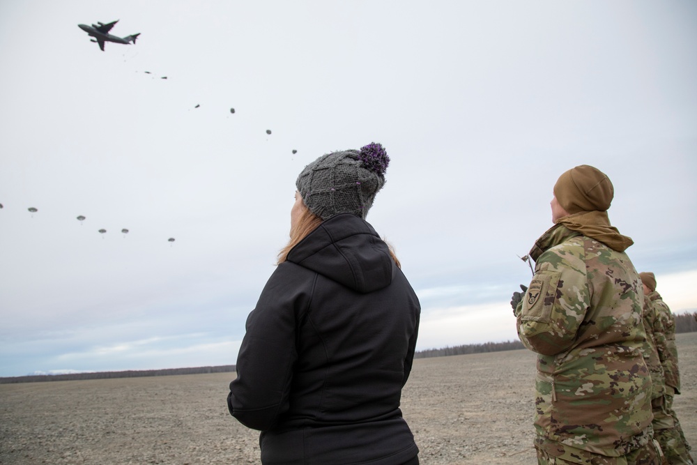 Distinguished Visitors Watch Airborne Operations at JBER