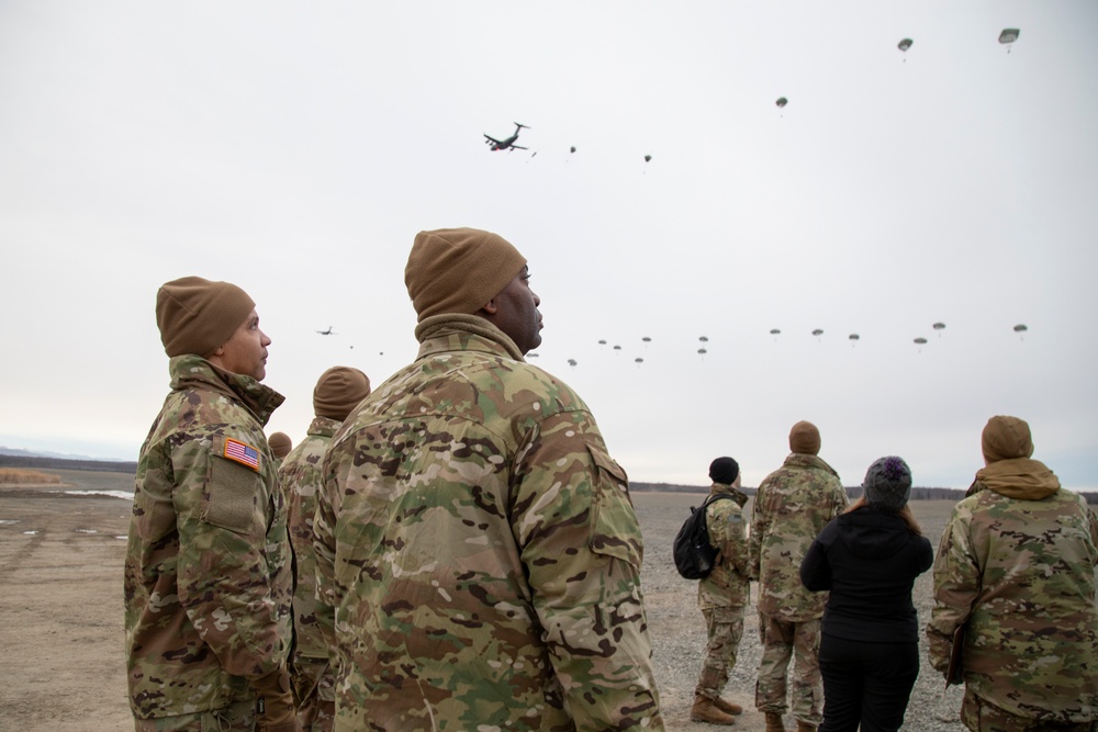 Distinguished Visitors Watch Airborne Operations at JBER