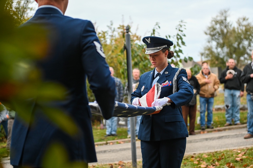 139th Honor Guard replaces old U.S. flag at cemetery