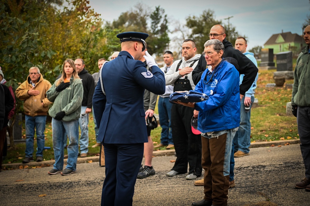 139th Honor Guard replaces old U.S. flag at cemetery