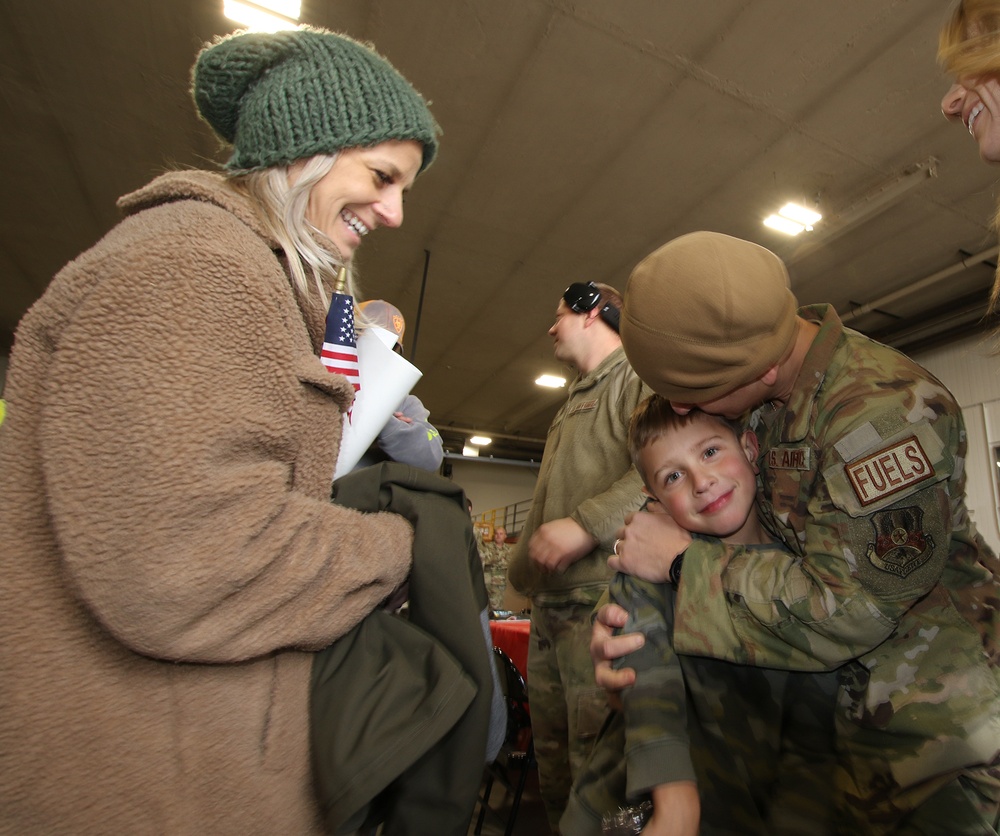 Airmen From 127th Wing Return From Deployment