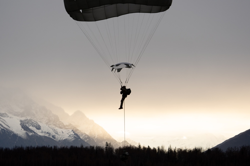 Arctic Angels conduct joint forcible entry operation during Arctic Aloha