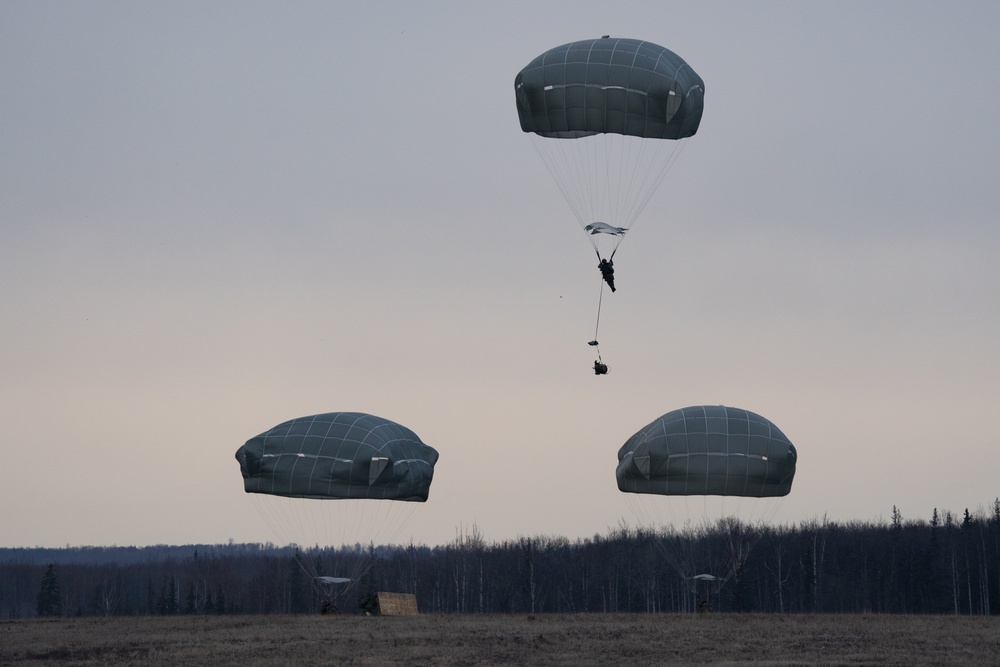 Arctic Angels conduct joint forcible entry operation during Arctic Aloha