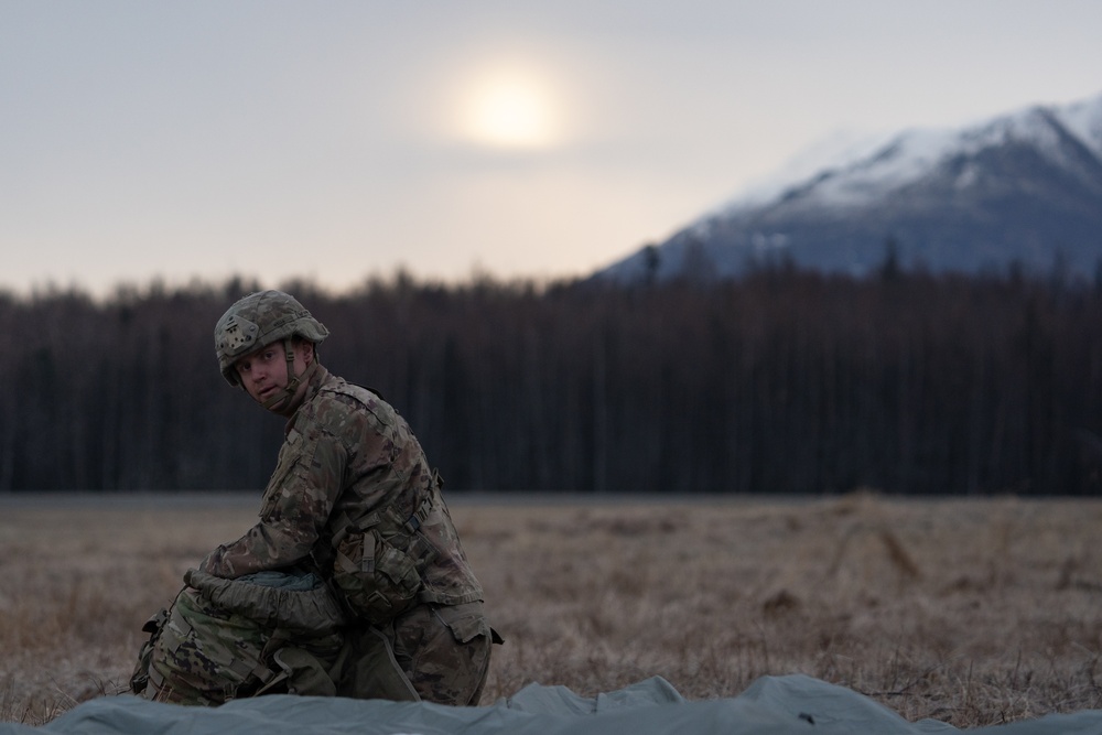 Arctic Angels conduct joint forcible entry operation during Arctic Aloha