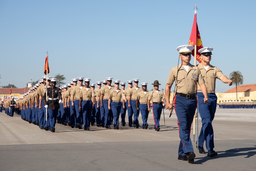 DVIDS - Images - Hotel Company Graduation [Image 9 of 19]