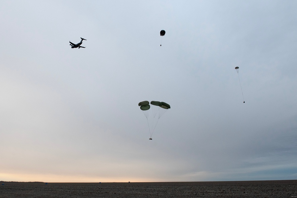 ‘Arctic Angels’ conduct joint forcible entry operation during Arctic Aloha