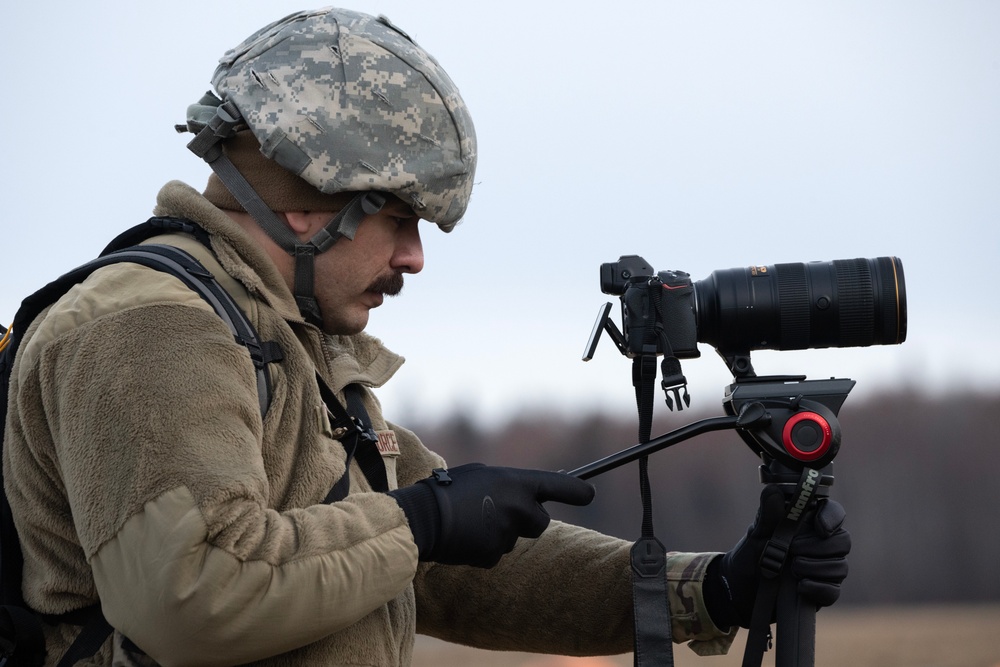 ‘Arctic Angels’ conduct joint forcible entry operation during Arctic Aloha