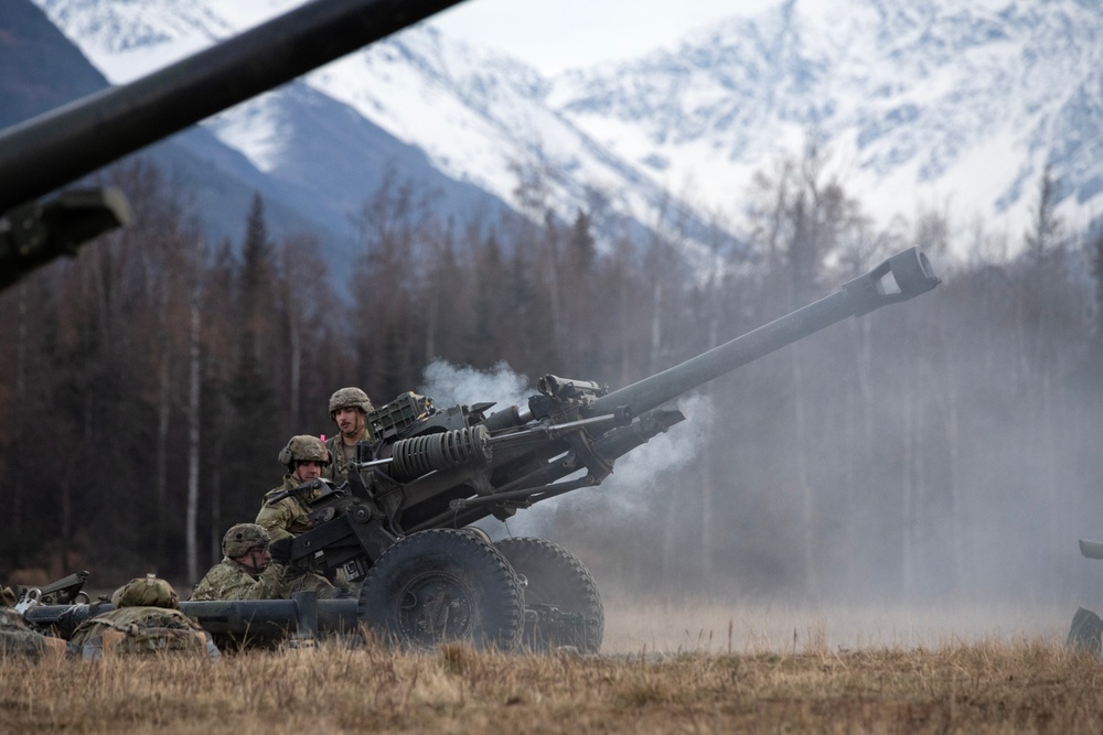 ‘Arctic Angels’ conduct joint forcible entry operation during Arctic Aloha