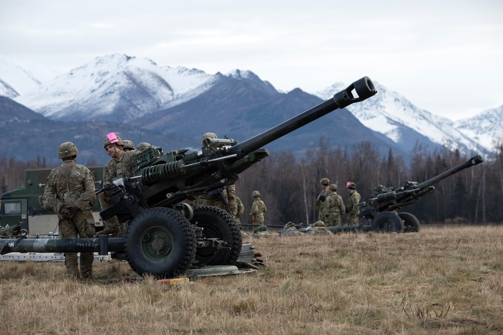 ‘Arctic Angels’ conduct joint forcible entry operation during Arctic Aloha