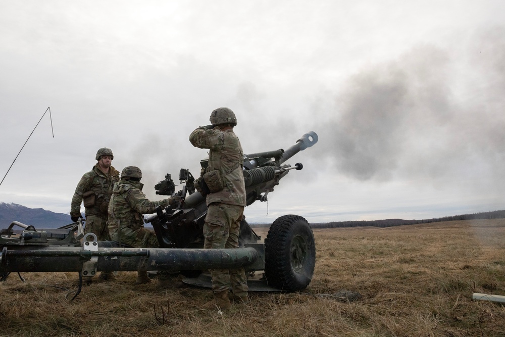 ‘Arctic Angels’ conduct joint forcible entry operation during Arctic Aloha