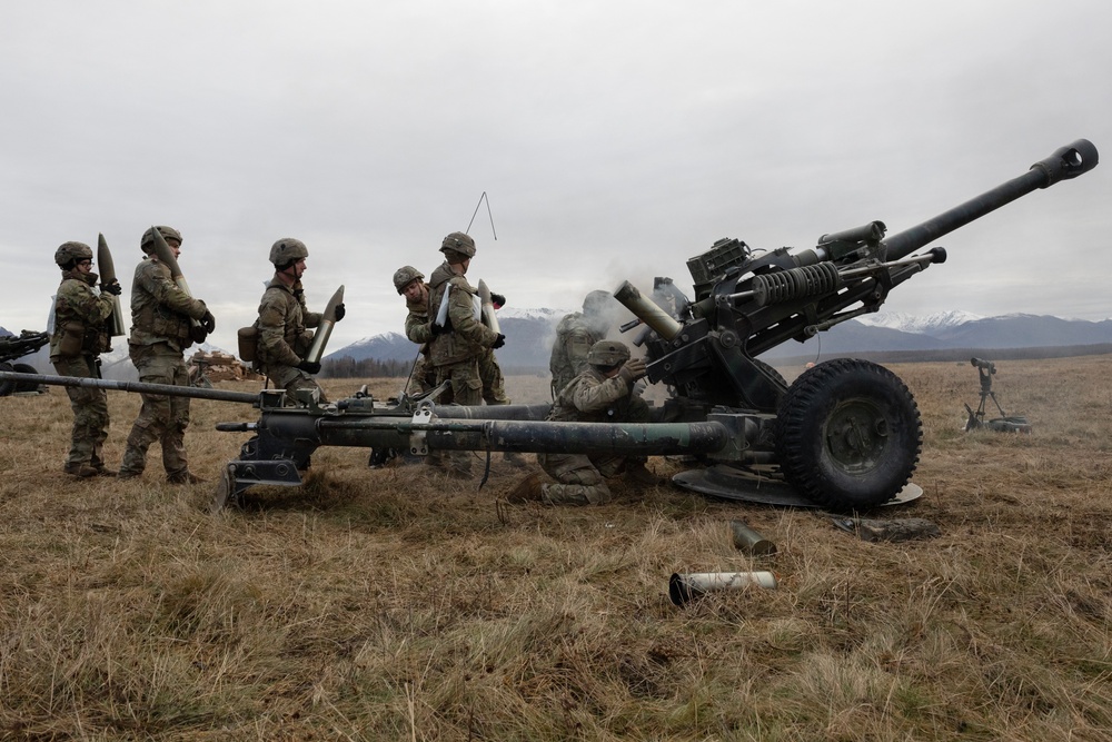 ‘Arctic Angels’ conduct joint forcible entry operation during Arctic Aloha