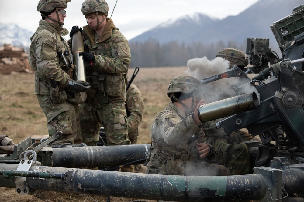 ‘Arctic Angels’ conduct joint forcible entry operation during Arctic Aloha