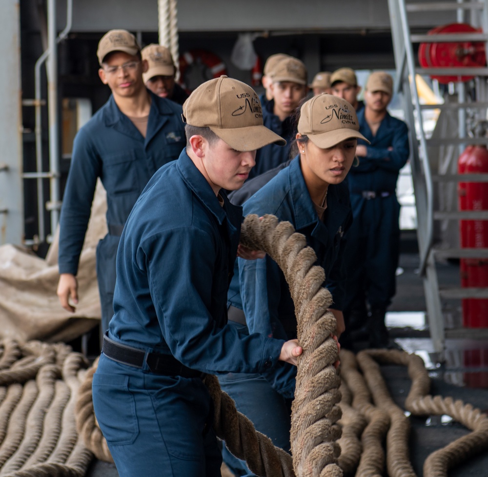 Sailors Handle Line