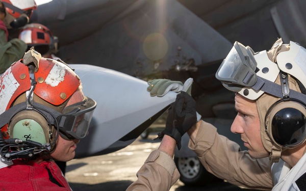 USS Bataan Loads Joint Standoff Weapons