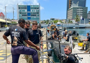 Pacific Partnership 2023: Divers Train Together in Fiji