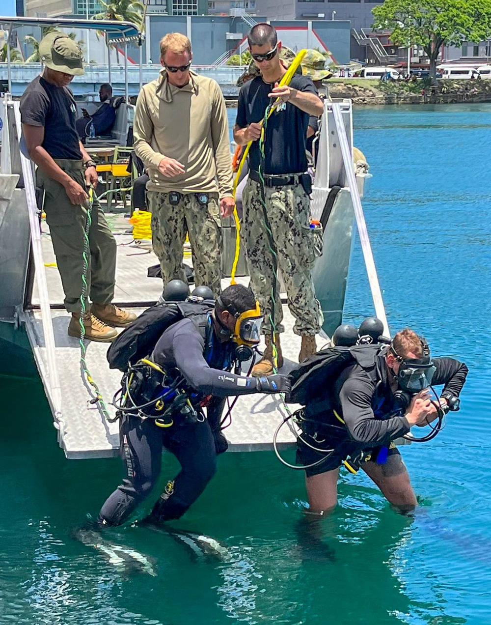 Pacific Partnership 2023: Divers Train Together in Fiji