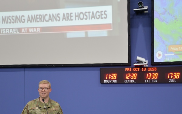 Matheny briefs the 186 AOG