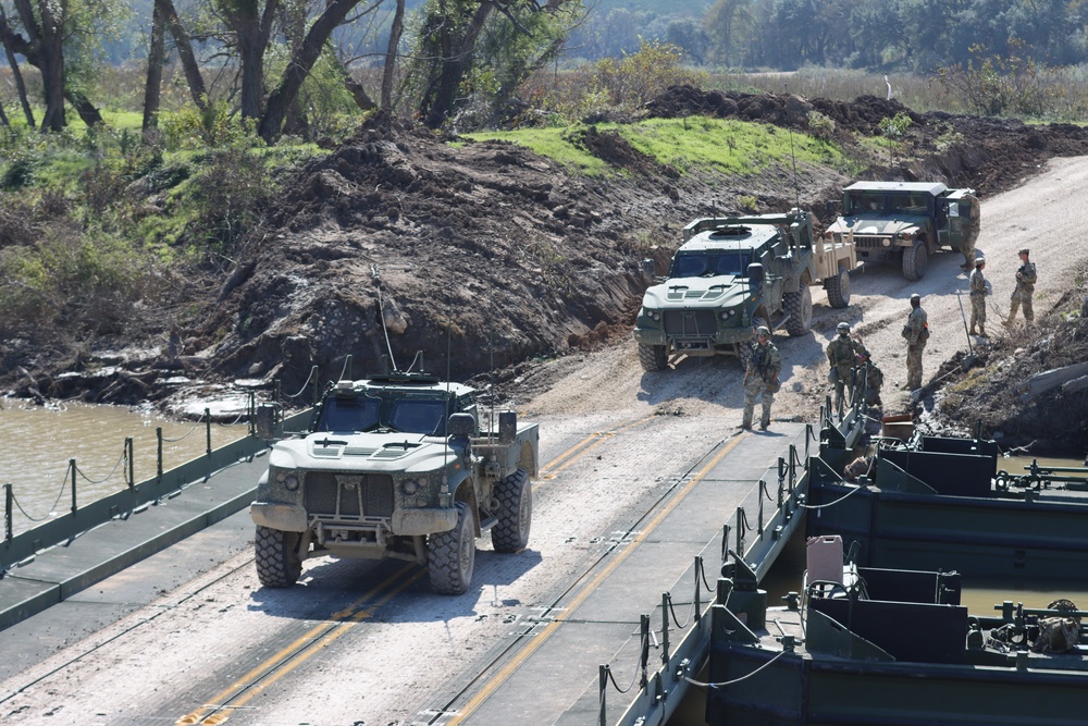 First Team Troopers Conduct Wet Gap Crossing