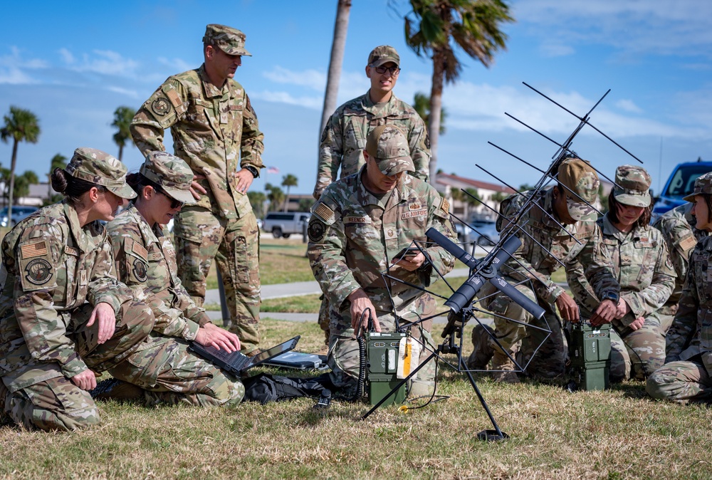 920th Communications Flight Airmen conduct radio training