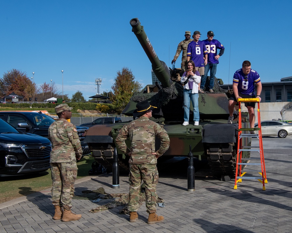 Army supports Atlanta Falcons Call To Service event