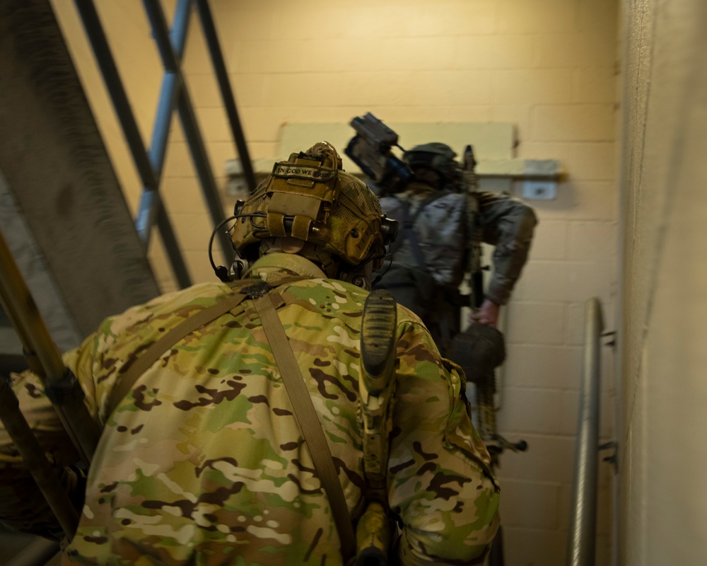 Aiming For Perfection: Washington National Guard snipers conduct training to prepare for December competition