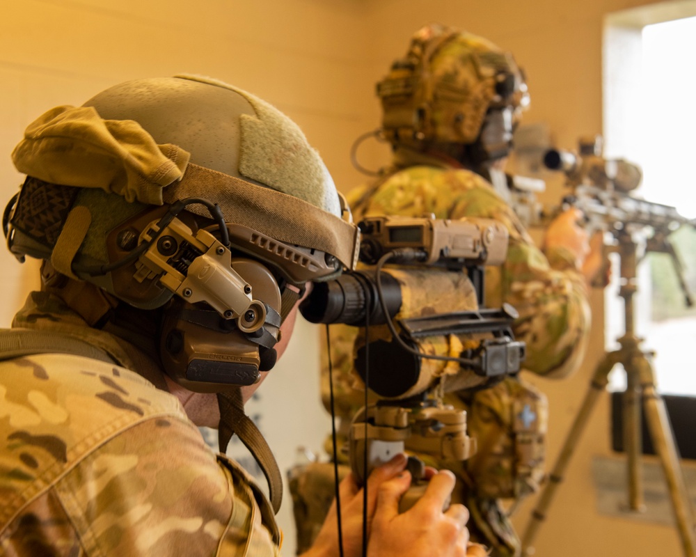 Aiming For Perfection: Washington National Guard snipers conduct training to prepare for December competition