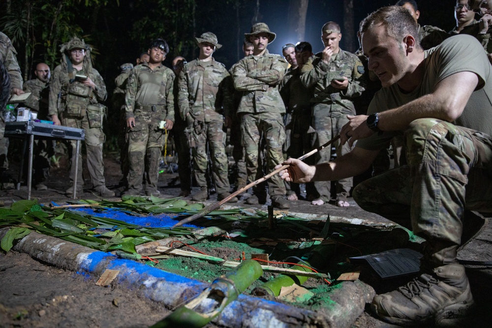 Southern Vanguard 24 Soldiers attend Brazilian Night Jungle Familiarization and Academics Course