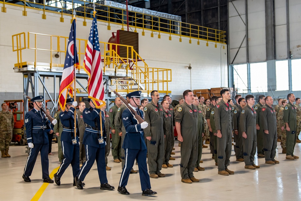 Powers takes command of 121st ARW