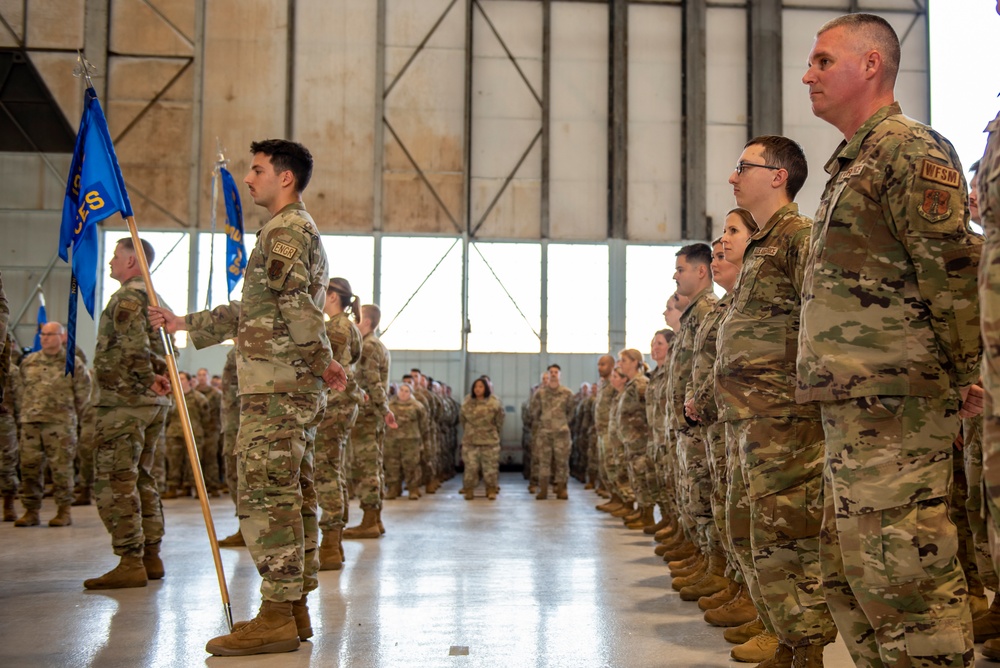 Powers takes command of 121st ARW