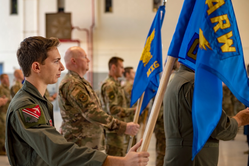 Powers takes command of 121st ARW