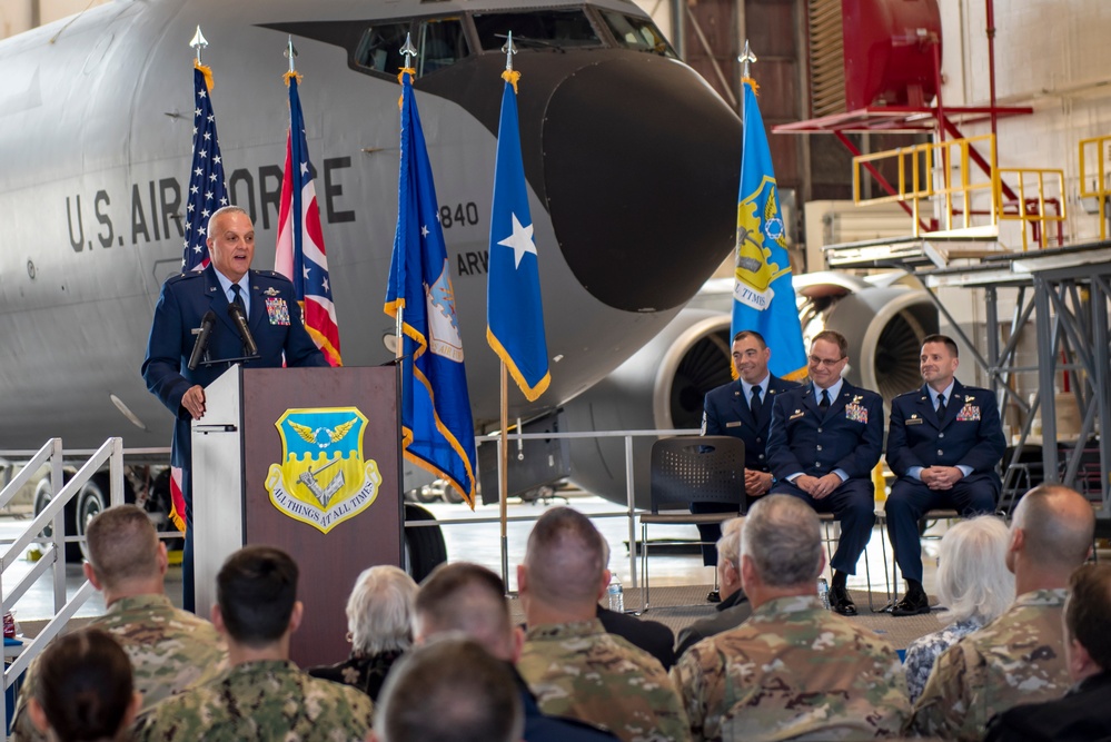 Powers takes command of 121st ARW