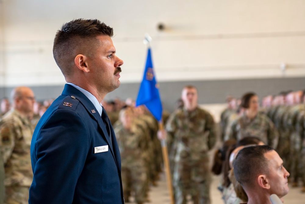 Powers takes command of 121st ARW