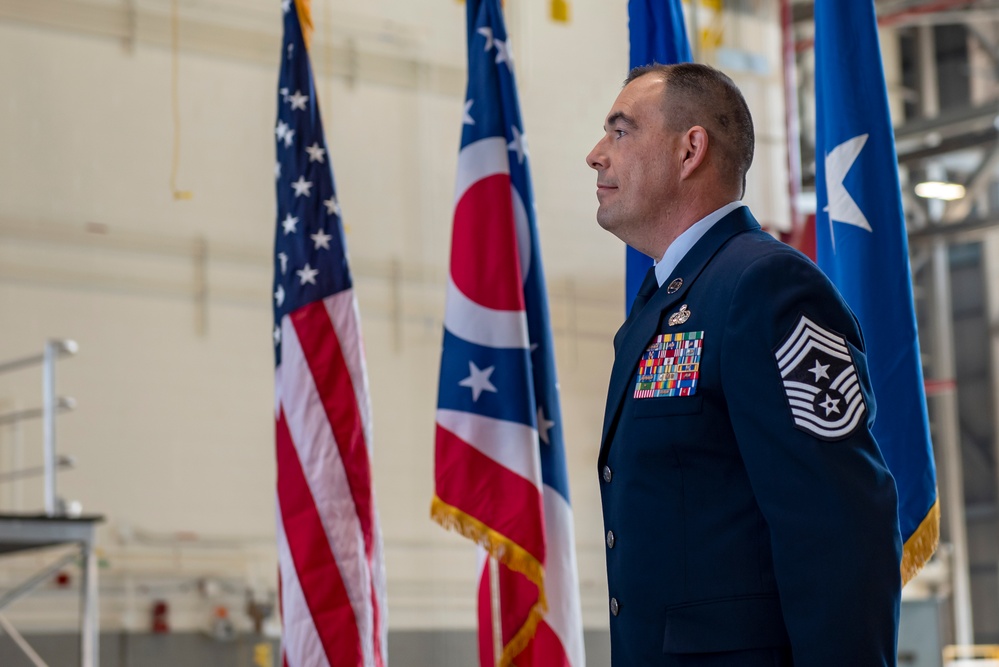 Powers takes command of 121st ARW