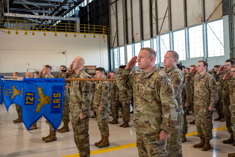 Powers takes command of 121st ARW