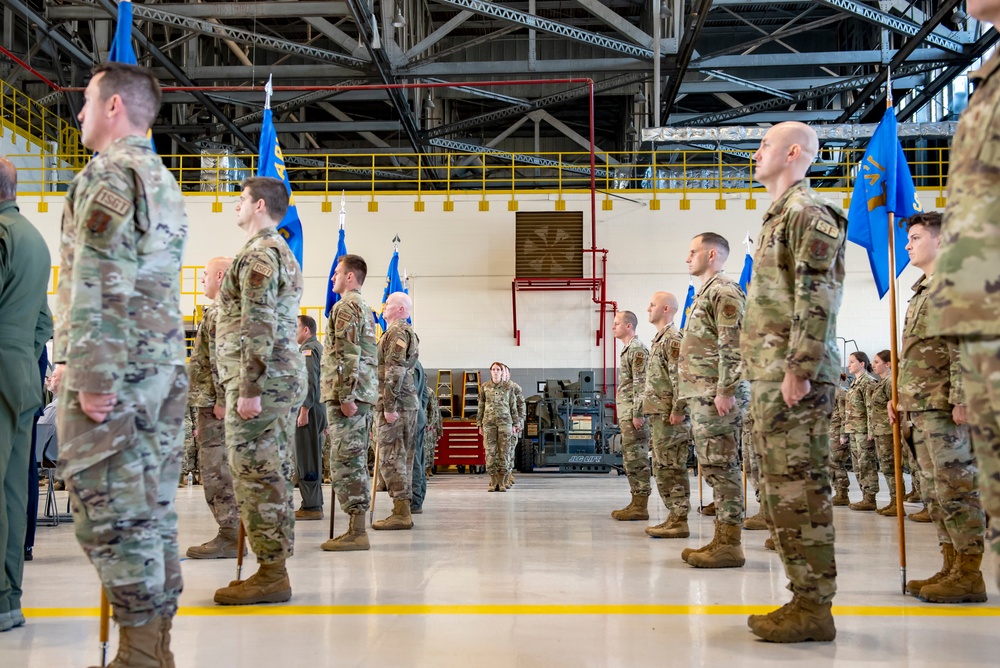 Powers takes command of 121st ARW