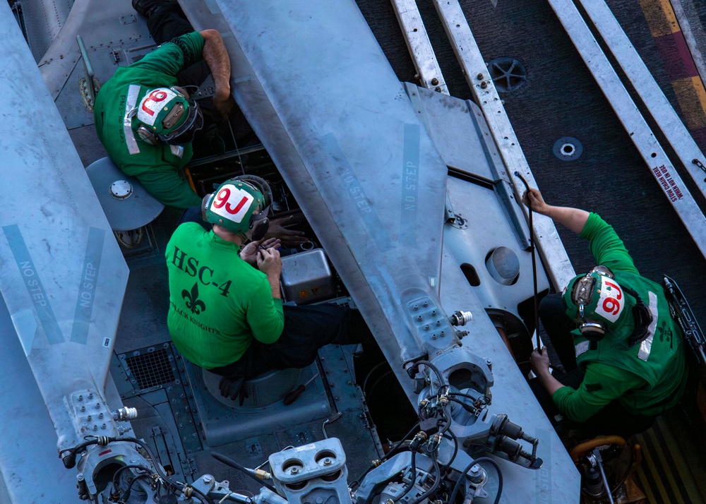 USS Carl Vinson (CVN 70) Flight Deck Operations