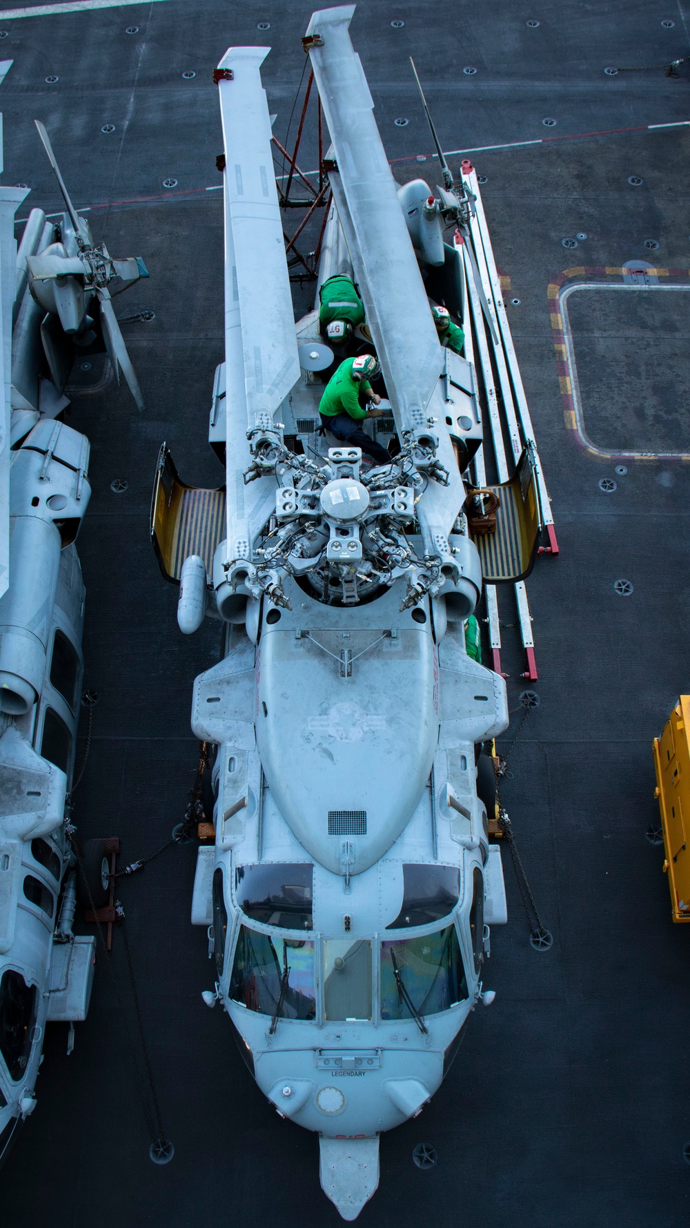 USS Carl Vinson (CVN 70) Flight Deck Operations