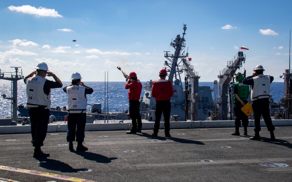 USS Carl Vinson (CVN 70) Fueling-at-Sea