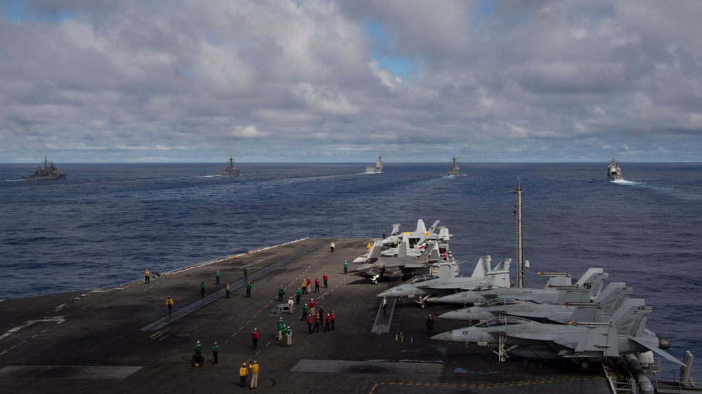 USS Carl Vinson (CVN 70), JMSDF Conduct Multi-Large Deck Event in Pacific Ocean