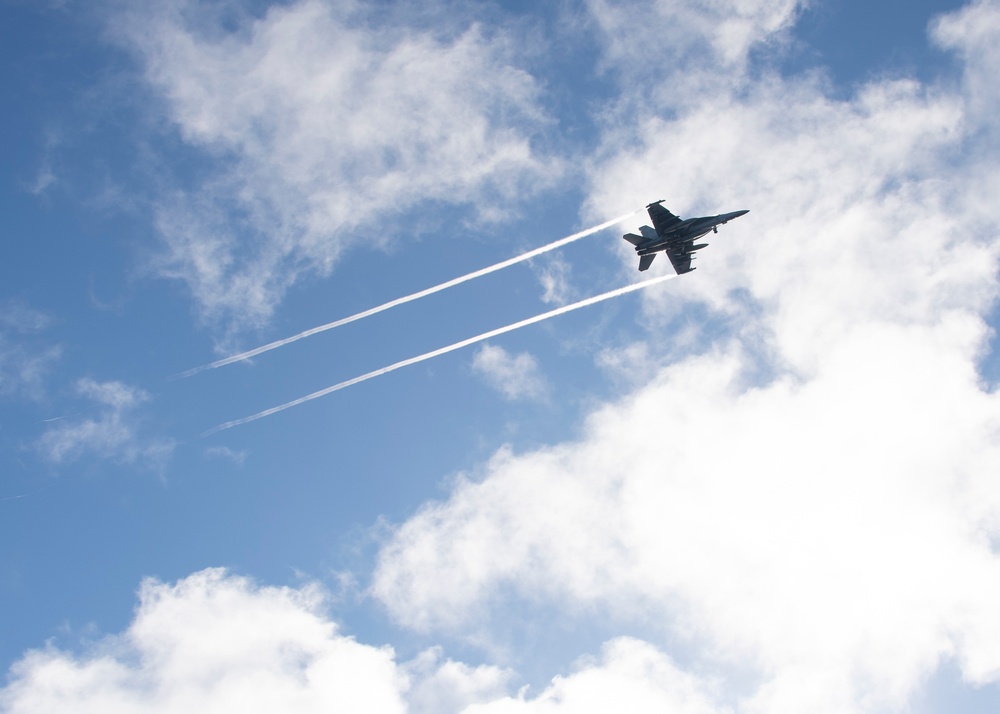 USS Carl Vinson (CVN 70), JMSDF Conduct Multi-Large Deck Event in Pacific Ocean